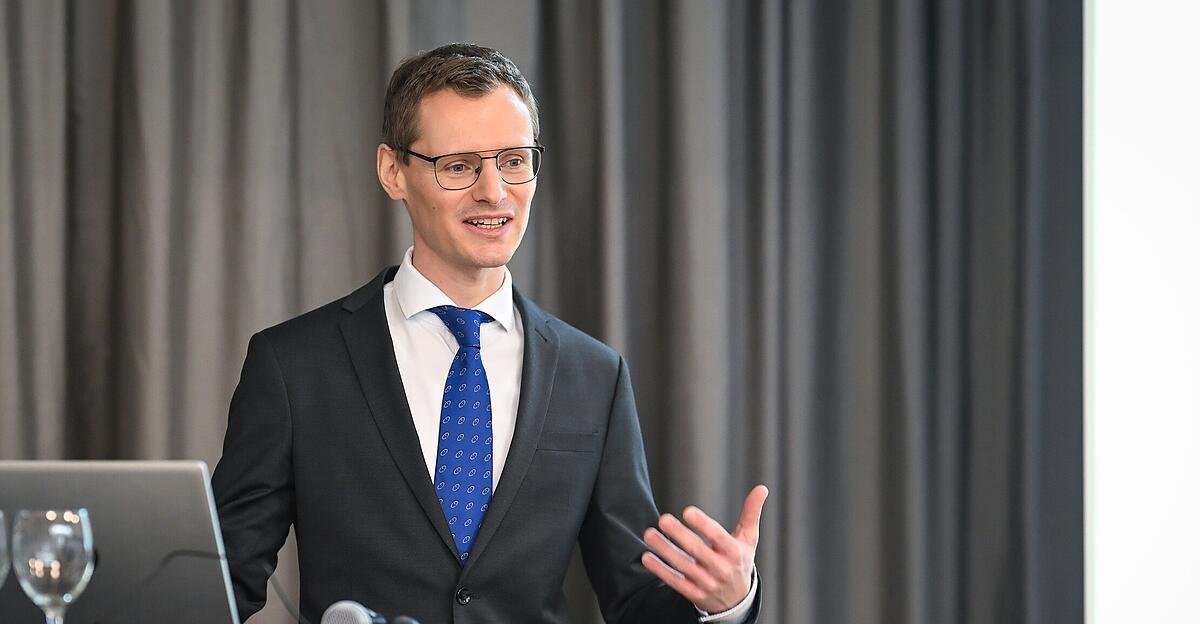 Сталь подвергается испытанию: новая исследовательская лаборатория в JKU