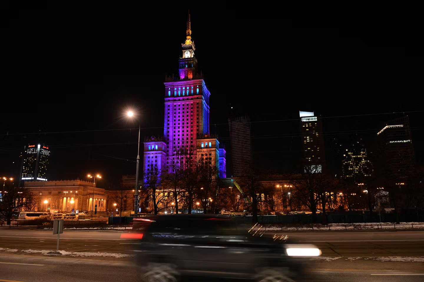 в центре Варшавы запретили продажу алкоголя в ночное время