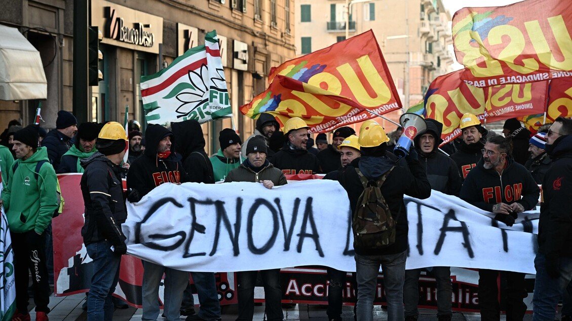 Бывшие работники Ilva из Генуи оккупировали зону вылета аэропорта – Новости